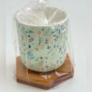 New Leaf Ceramic Tea Cup with Wooden Coaster Holder